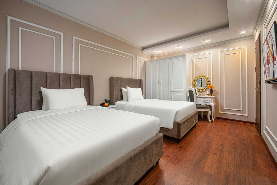 khách sạn MIA Hotel phố hoàng đạo thúy